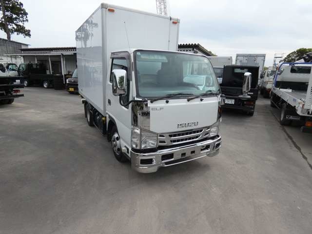Isuzu Elf 2