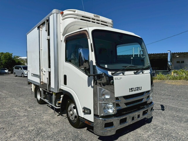 Isuzu Elf 1