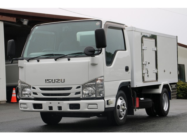 2017 Isuzu Elf