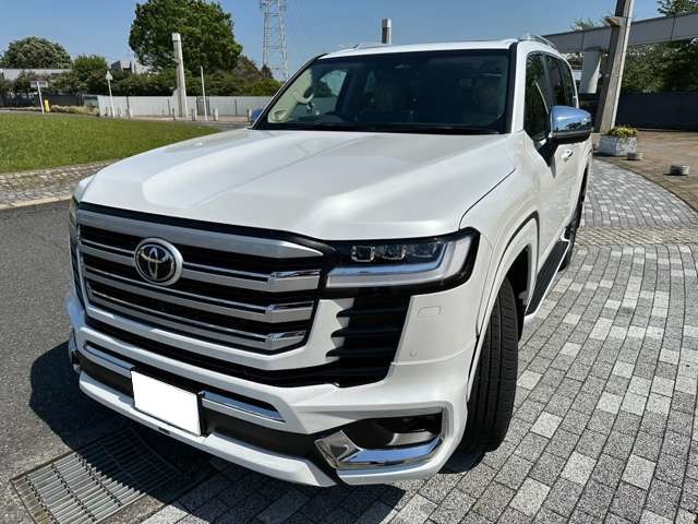 Toyota Land Cruiser 300 2