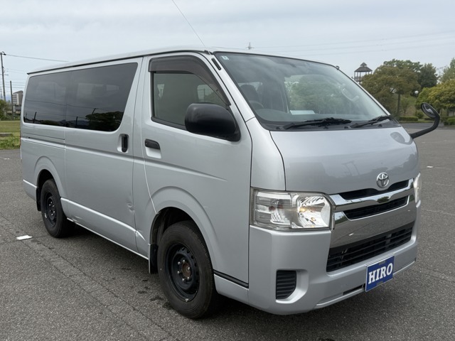 Toyota Hiace Van 1