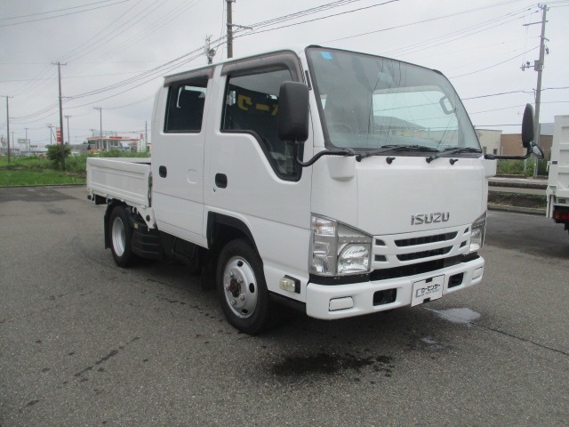 Isuzu Elf 1