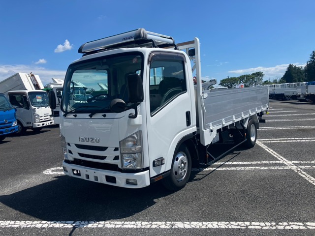 2017 Isuzu Elf