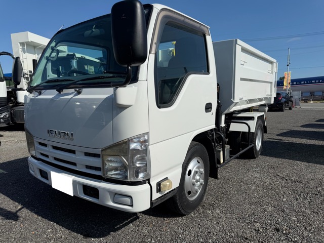Isuzu Elf 1