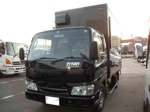 Mazda Titan Dash 1