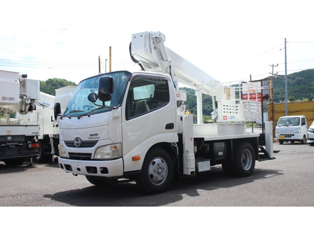Hino Dutro 1