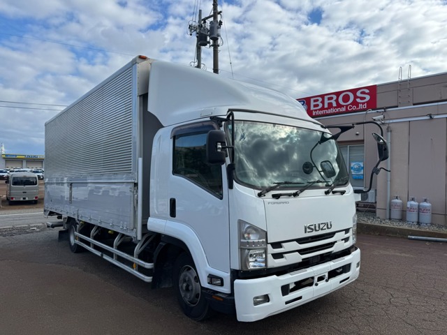Isuzu Forward 1