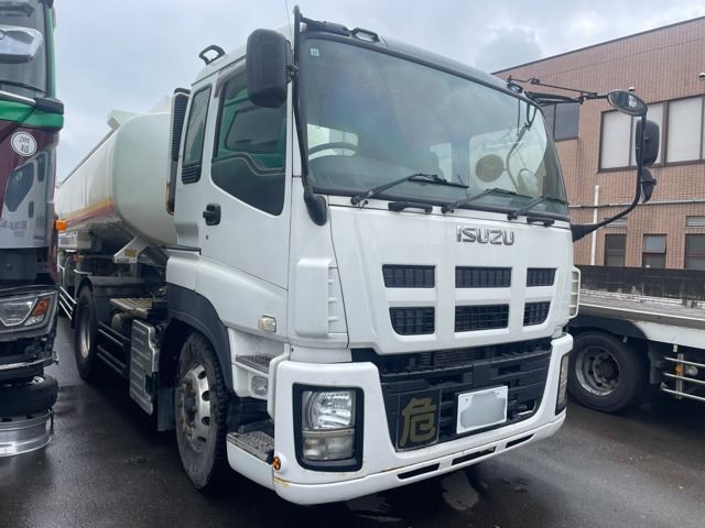 Isuzu Giga 1
