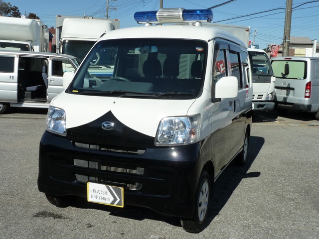 Daihatsu Hijet Cargo 1