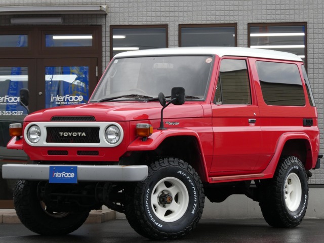 Toyota Land Cruiser 70 2