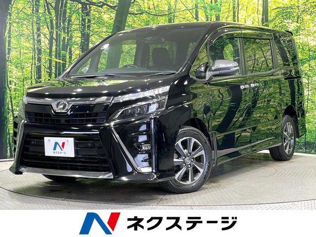 Toyota Voxy 1