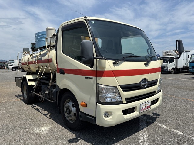 Hino Dutro 1