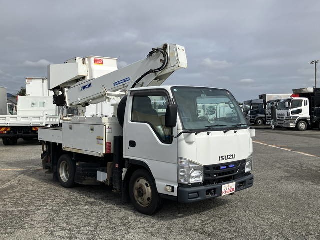 2017 Isuzu Elf