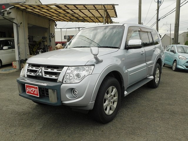 2012 Mitsubishi Pajero