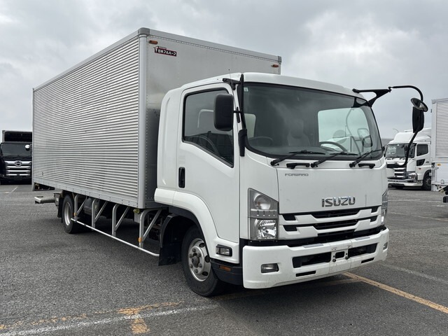2018 Isuzu Forward