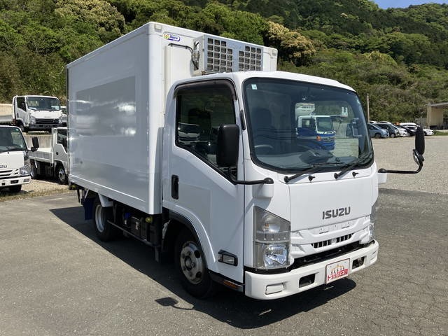 Isuzu Elf 1