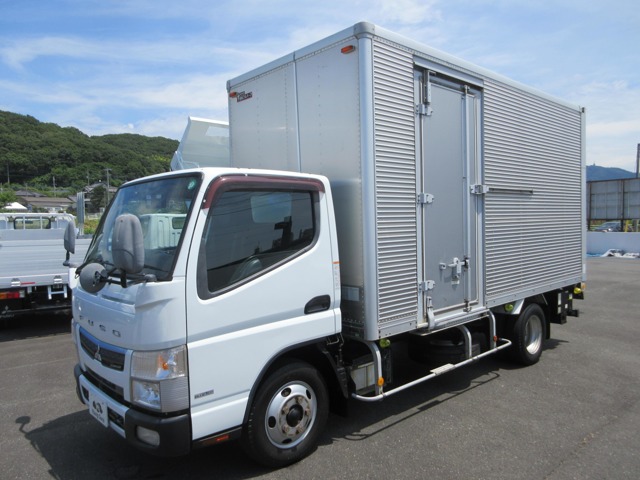 Mitsubishi Fuso Canter 1