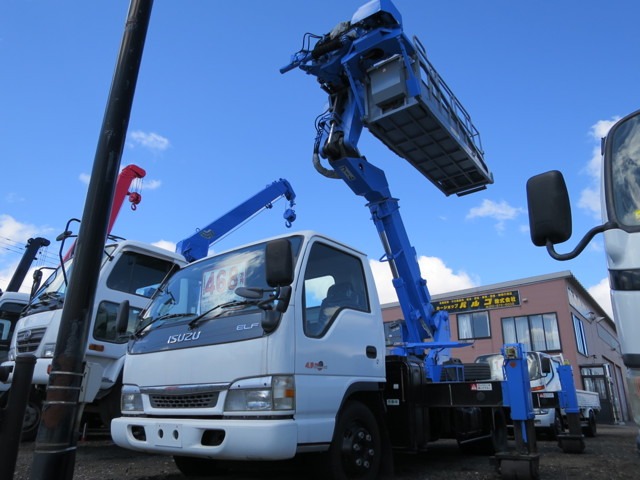 Isuzu Elf 1