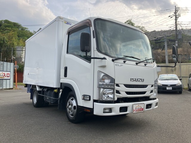 Isuzu Elf 1