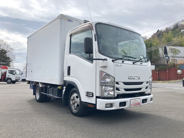 Isuzu Elf 1