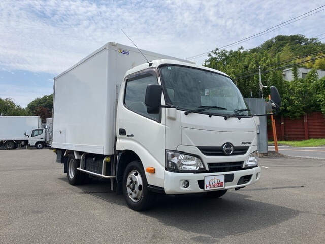 Hino Dutro 1