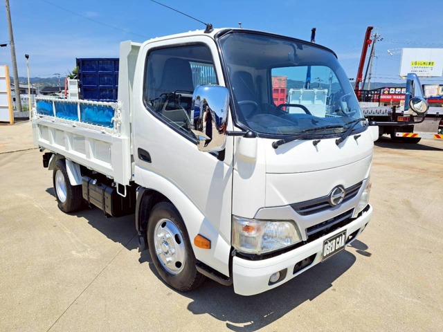 Hino Dutro 1
