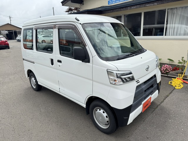 Daihatsu Hijet Cargo 1