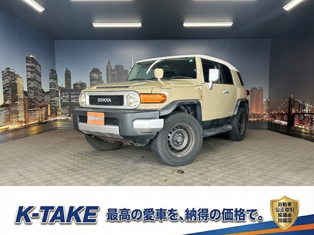 Toyota FJ Cruiser 2