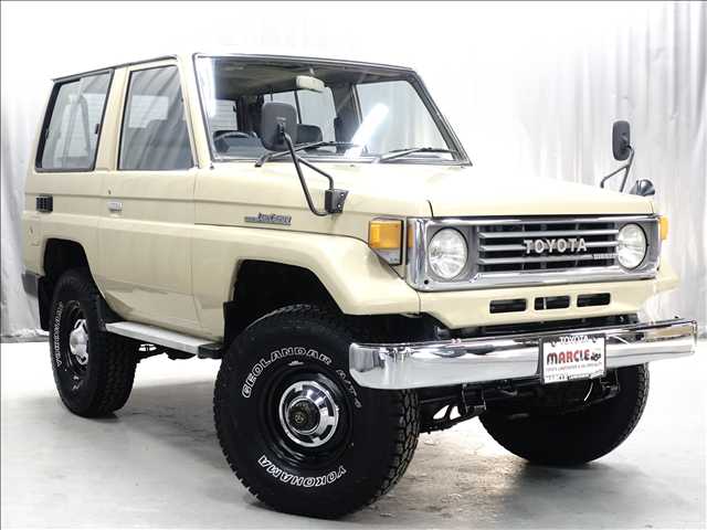Toyota Land Cruiser 70 2