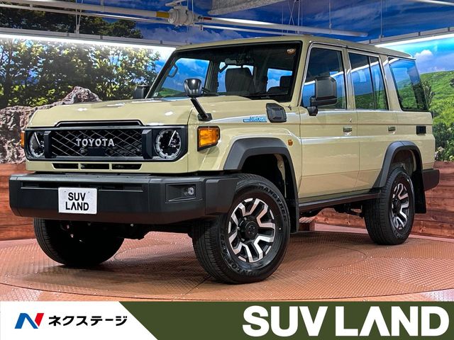 Toyota Land Cruiser 70 2
