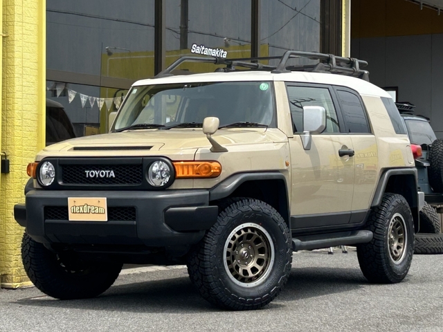 Toyota FJ Cruiser 2