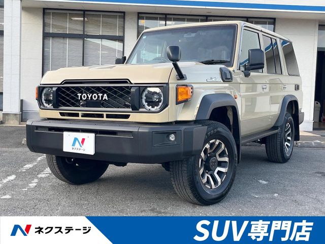 Toyota Land Cruiser 70 2