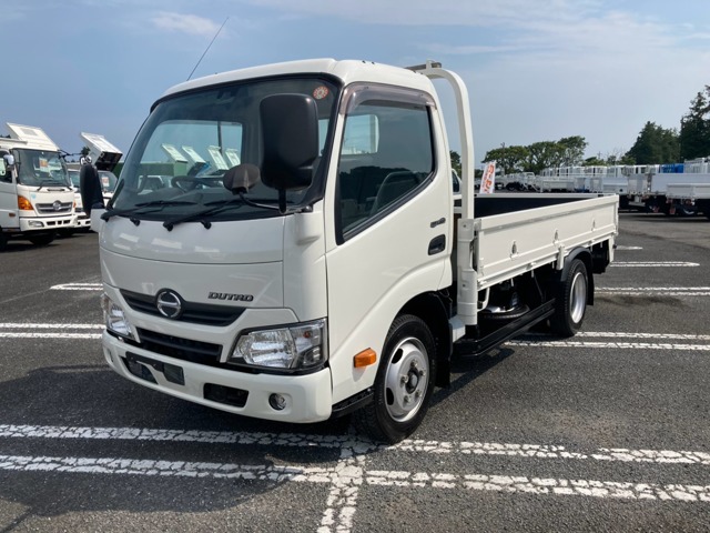 Hino Dutro 1