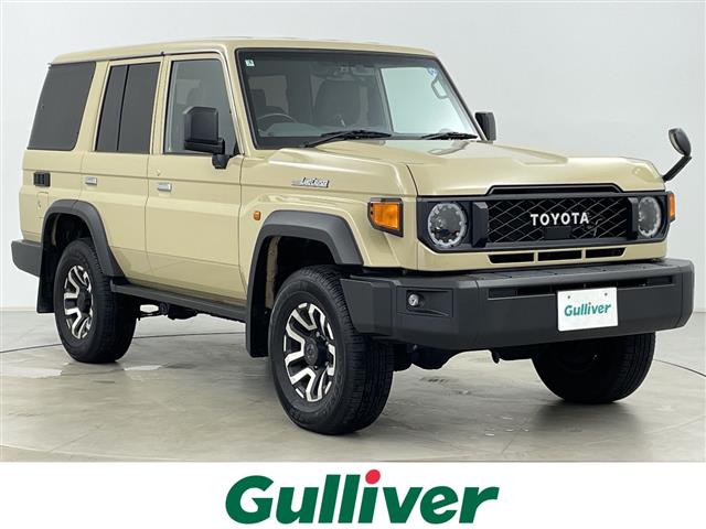 Toyota Land Cruiser 70 2