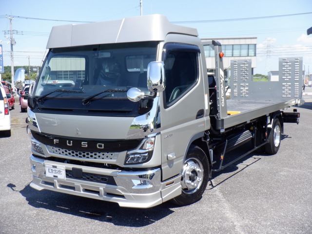 Mitsubishi Fuso Canter 1