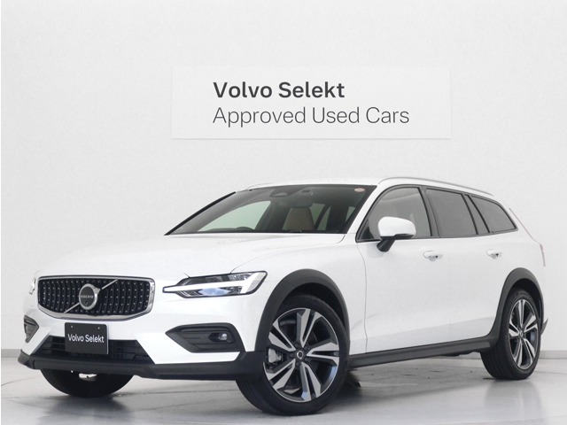 Volvo V60 Cross Country 1