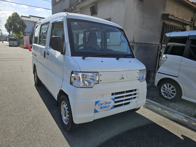 Mitsubishi Minicab Van 1