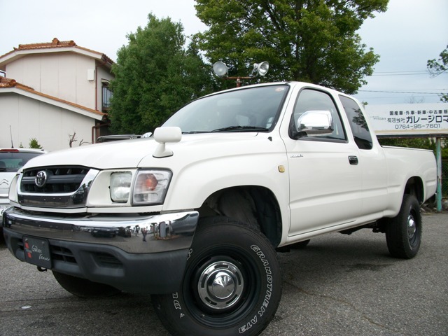 Toyota Hilux 1