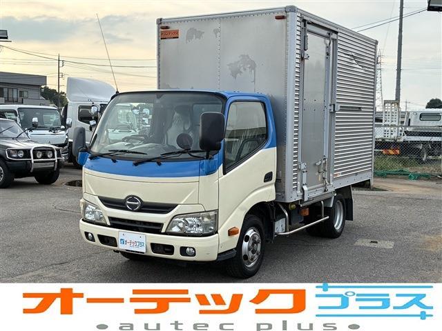Hino Dutro 1