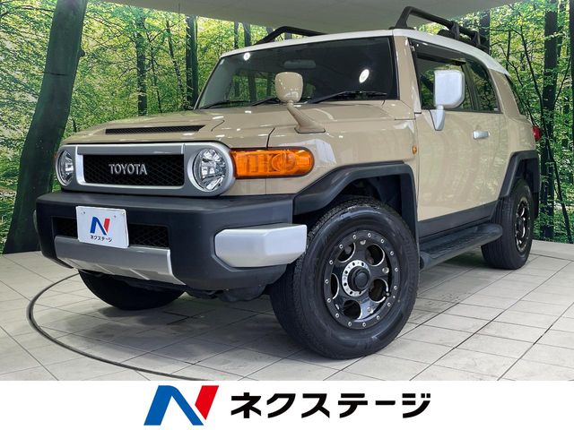 Toyota FJ Cruiser 2