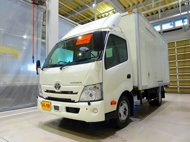 Toyota Toyoace 1