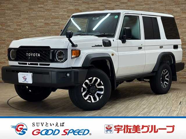 Toyota Land Cruiser 70 2