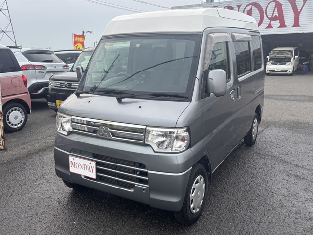 Mitsubishi Minicab Van 1