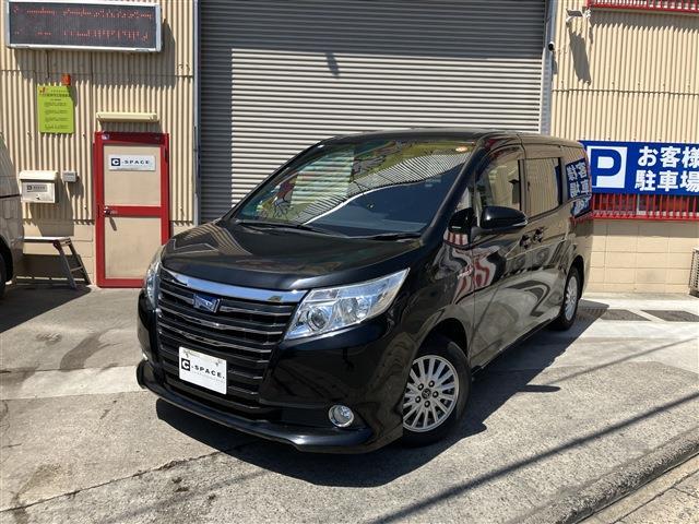 Toyota Noah 1