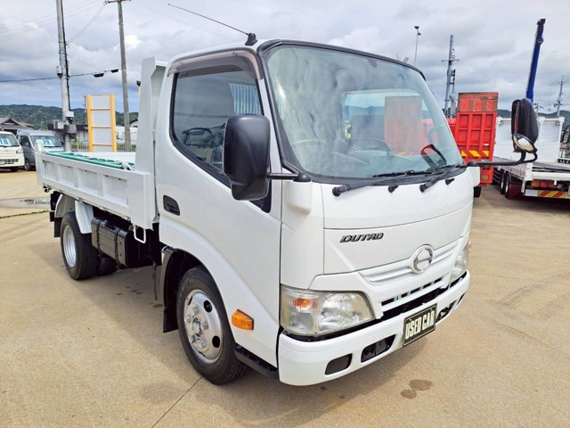 Hino Dutro 1