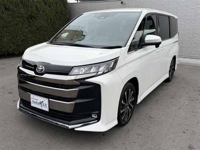 Toyota Noah 1
