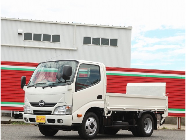 Hino Dutro 1