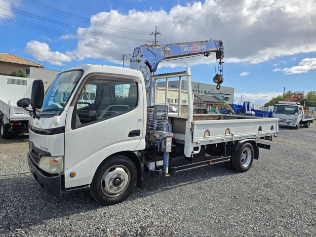 Hino Dutro 1
