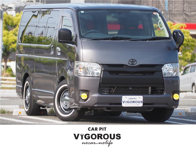 Toyota Hiace Van 1