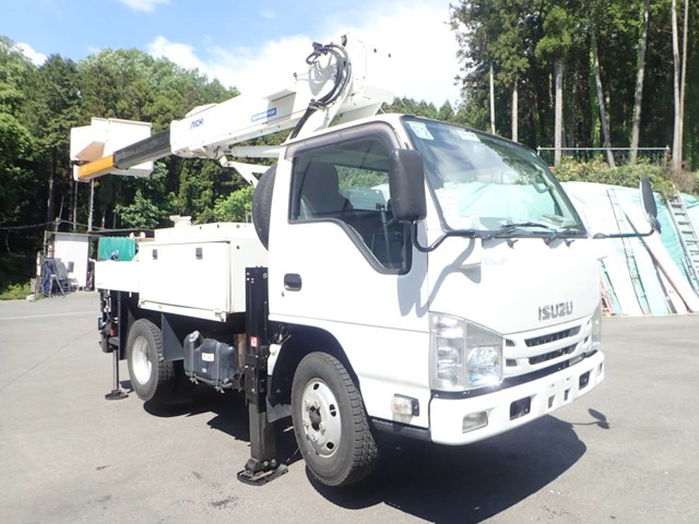 2018 Isuzu Elf